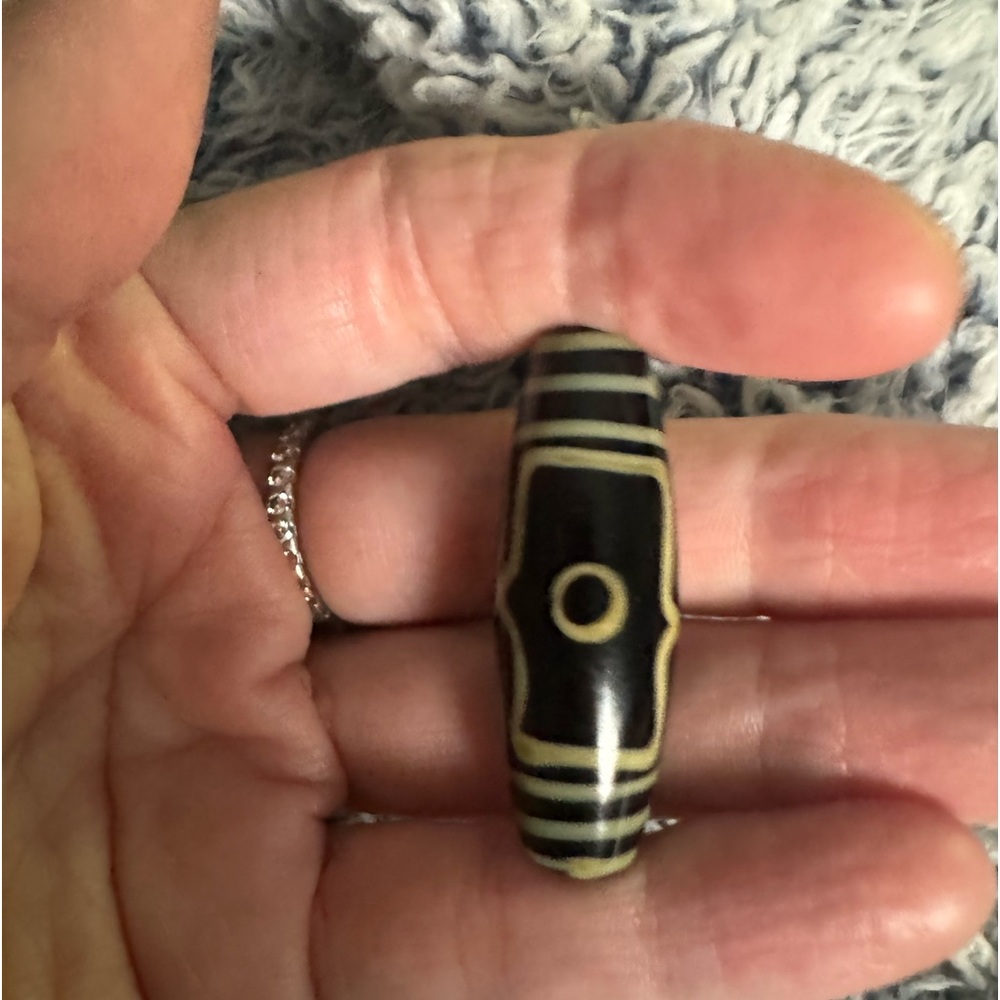 Dzi Tibettan prayer bead
